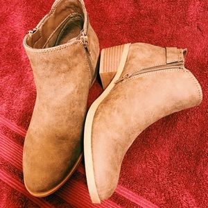 Celia Women Boots